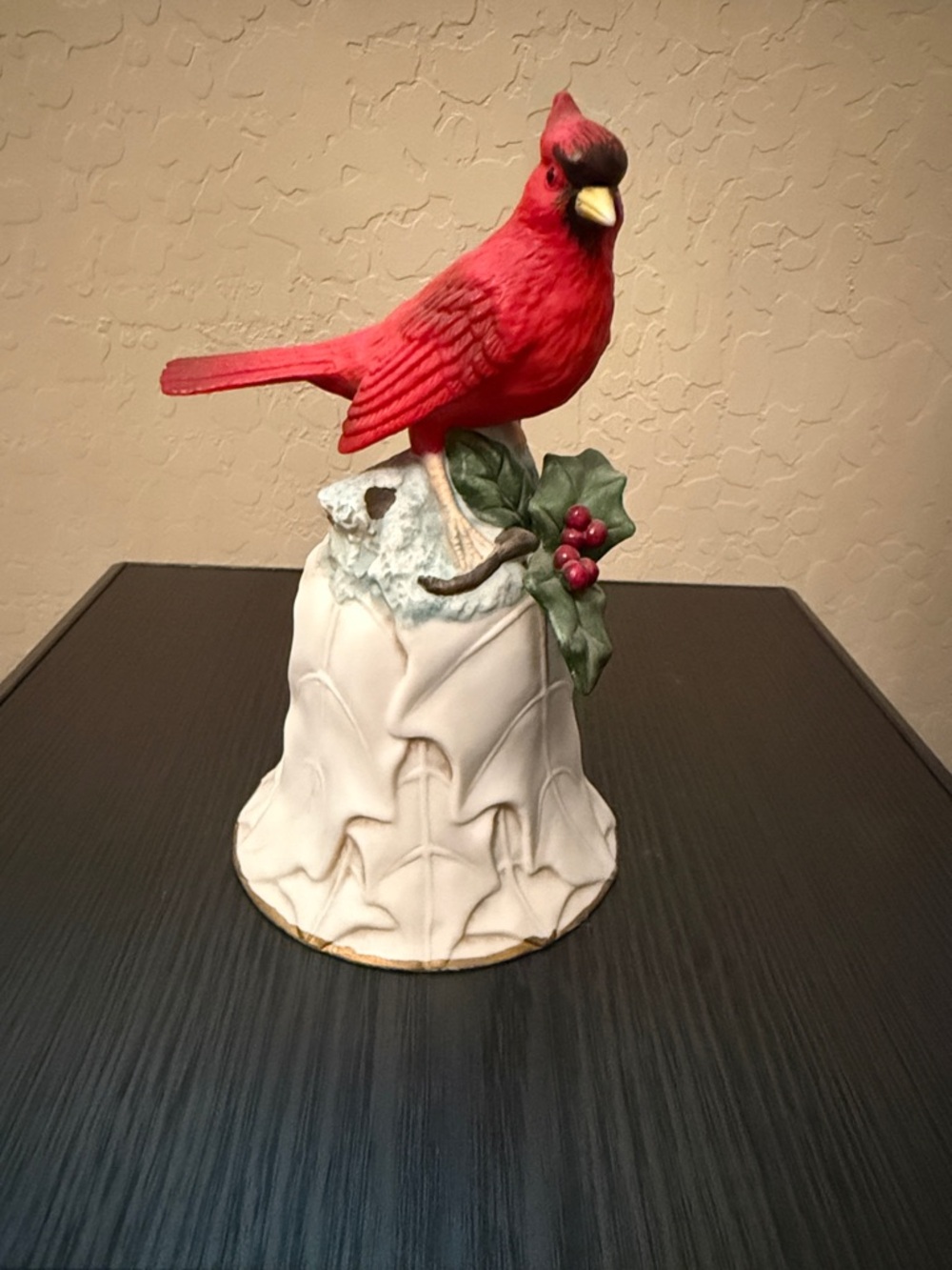 Avon Red Cardinal on Off-White Bell Accent